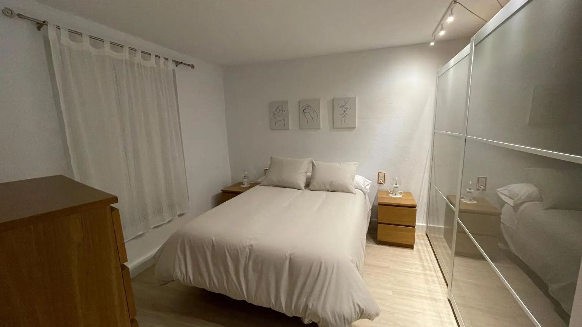Mini Loft Con Patio En La Alameda De Sevilla Spain